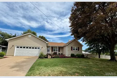 164 Edgeworth Avenue, Maryland Heights, MO 63043 - Photo 1