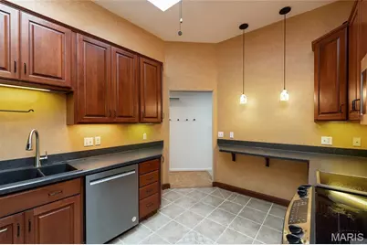 4540 Laclede Avenue #303, Saint Louis, MO 63108 - Photo 7