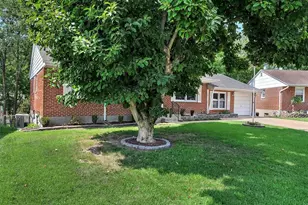 9218 Damson Dr, Saint Louis, MO 63123 - Photo 31