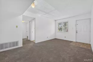 9194 Wrenwood Ln, Brentwood, MO 63144 - Photo 11