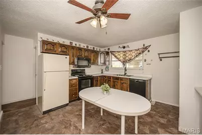 460 Versailles Drive, Florissant, MO 63031 - Photo 7