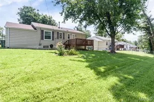 10167 Jepson Dr, Bellefontaine Neighbors, MO 63137 - Photo 11