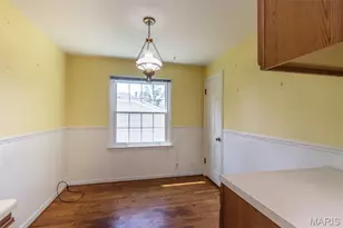 10167 Jepson Dr, Bellefontaine Neighbors, MO 63137 - Photo 9