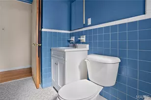 5500 Donbar Dr, Saint Louis, MO 63121 - Photo 17