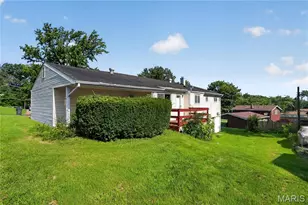 5500 Donbar Dr, Saint Louis, MO 63121 - Photo 3