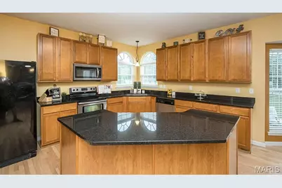1048 Pierpoint Lane, Saint Charles, MO 63303 - Photo 25