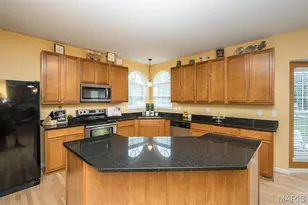 1048 Pierpoint Ln, Saint Charles, MO 63303 - Photo 25