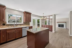 1525 Atlantic Crossing Dr, Fenton, MO 63026 - Photo 15