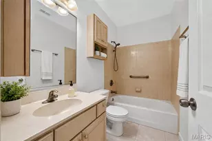 2223 Twin Estates Cir, Chesterfield, MO 63017 - Photo 23