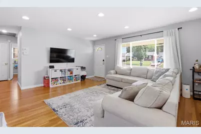3838 Rainor Court, Saint Louis, MO 63116 - Photo 9