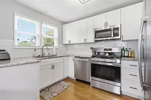3838 Rainor Ct, Saint Louis, MO 63116 - Photo 13