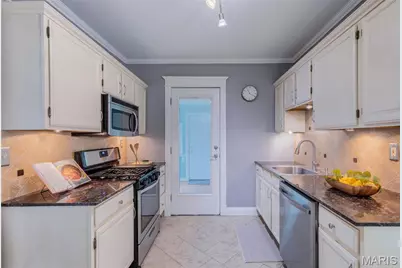 4963 Sutherland Avenue, Saint Louis, MO 63109 - Photo 9