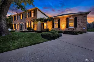 15525 Windsor Ridge Ct, Chesterfield, MO 63017 - Photo 7