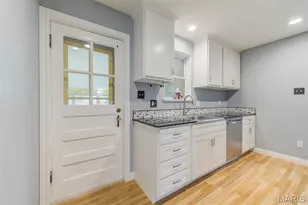 2307 Brown Rd, Overland, MO 63114 - Photo 15
