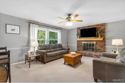 4616 Brookcastle Court, Saint Louis, MO 63128 - Photo 9