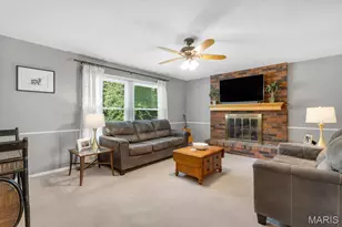 4616 Brookcastle Ct, Saint Louis, MO 63128 - Photo 9