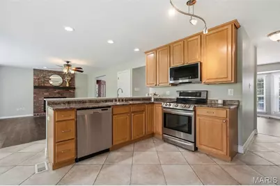 914 Oakmoor Drive, Fenton, MO 63026 - Photo 7
