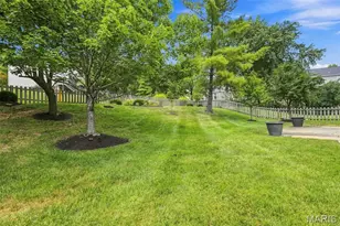 914 Oakmoor Dr, Fenton, MO 63026 - Photo 9