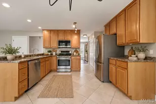 914 Oakmoor Dr, Fenton, MO 63026 - Photo 5