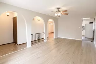 745 Woodrun Dr, Ballwin, MO 63021 - Photo 3