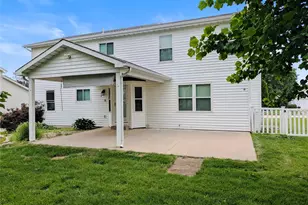 905 Lands End Cir, Saint Charles, MO 63304 - Photo 3