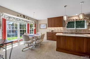 811 Brae Ct, Chesterfield, MO 63017 - Photo 5
