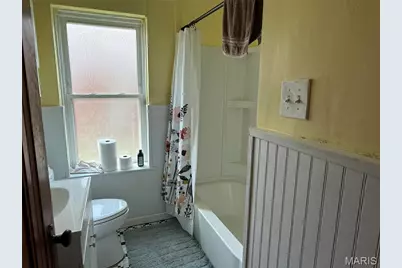 9101 Flores Drive, Saint Louis, MO 63123 - Photo 5