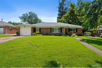 930 Blackberry Place, Saint Louis, MO 63130 - Photo 1
