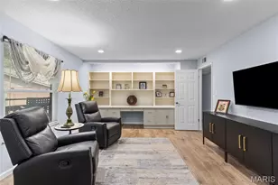 2037 Trailcrest Ln, Kirkwood, MO 63122 - Photo 7