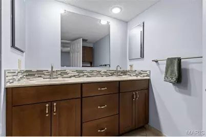 2037 Trailcrest Lane #8, Kirkwood, MO 63122 - Photo 13