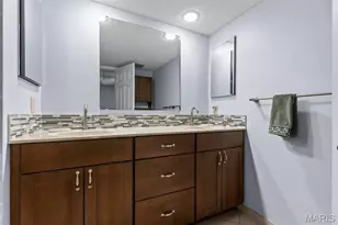 2037 Trailcrest Ln, Kirkwood, MO 63122 - Photo 13