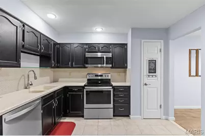 2037 Trailcrest Lane #8, Kirkwood, MO 63122 - Photo 9