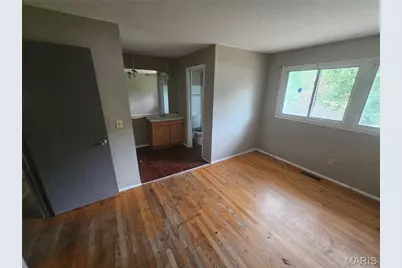 420 Waterford Drive, Florissant, MO 63033 - Photo 5