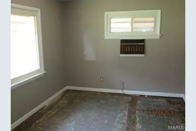 11947 Bridgevale Avenue, Spanish Lake, MO 63138 - Photo 7