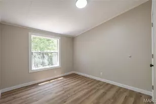 164 Hickory St, Bourbon, MO 65441 - Photo 17