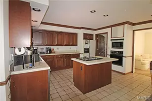 100 Worthington Oaks Dr, Creve Coeur, MO 63141 - Photo 25