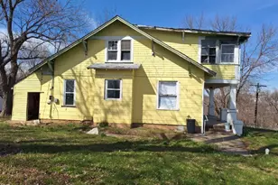 215 Division St, Hannibal, MO 63401 - Photo 5