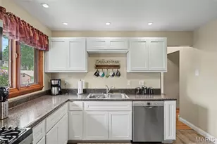 539 Golden Valley Dr, Unincorporated, MO 63129 - Photo 17