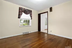 16 Glenhaven Dr, Glendale, MO 63122 - Photo 7