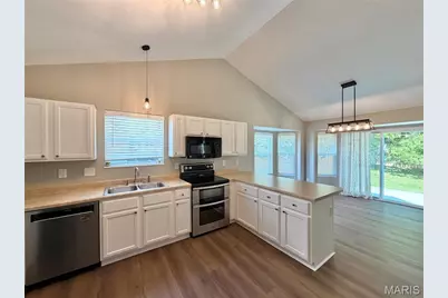 240 Cherrywood Parc Drive, O'Fallon, MO 63368 - Photo 7