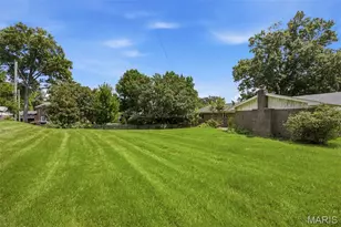 1001 Bridgeport Dr, Ellisville, MO 63011 - Photo 7