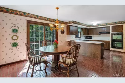 2344 Camberwell Drive, Des Peres, MO 63131 - Photo 17