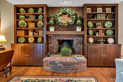 2344 Camberwell Drive, Des Peres, MO 63131 - Photo 9