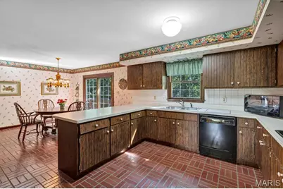 2344 Camberwell Drive, Des Peres, MO 63131 - Photo 13