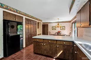 2344 Camberwell Dr, Des Peres, MO 63131 - Photo 15