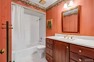 2344 Camberwell Dr, Des Peres, MO 63131 - Photo 25