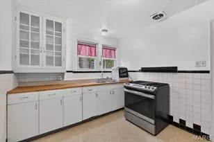 7626 Fairham Ave, University City, MO 63130 - Photo 11