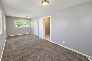 10431 Presley Rd, Saint Louis, MO 63137 - Photo 9
