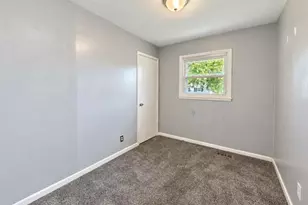10431 Presley Rd, Saint Louis, MO 63137 - Photo 11