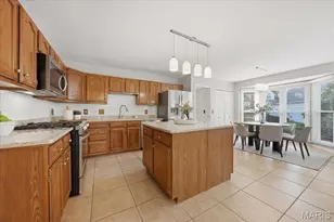 7806 Grantwood Oaks Ct, Crestwood, MO 63123 - Photo 9